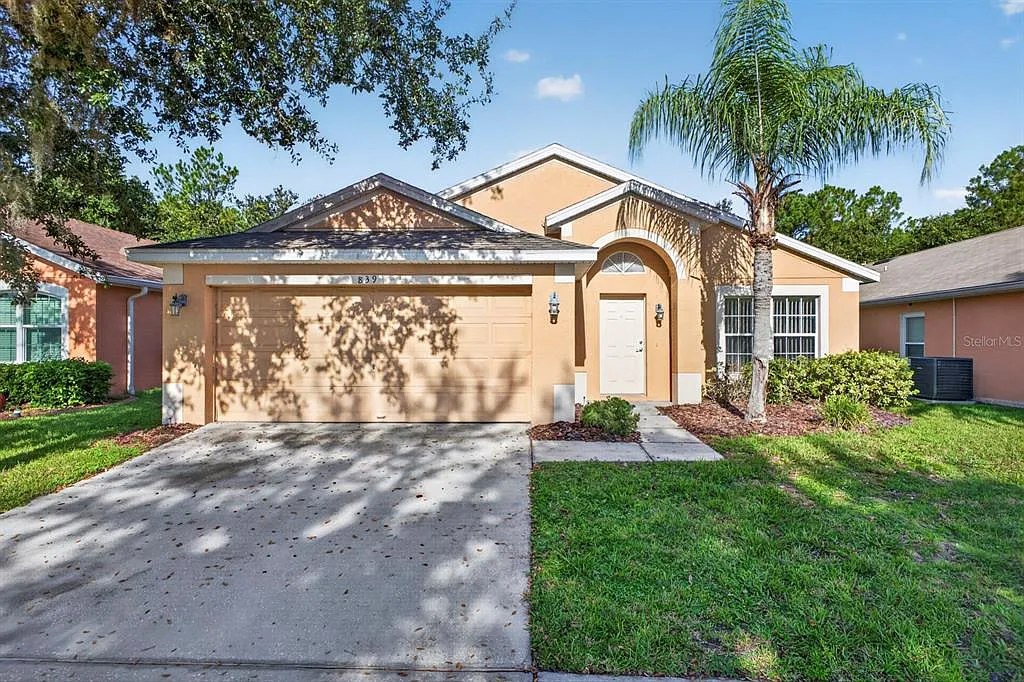 5 bed, 3.0 bath, 1662 sqft, $2,350 — Photo 1