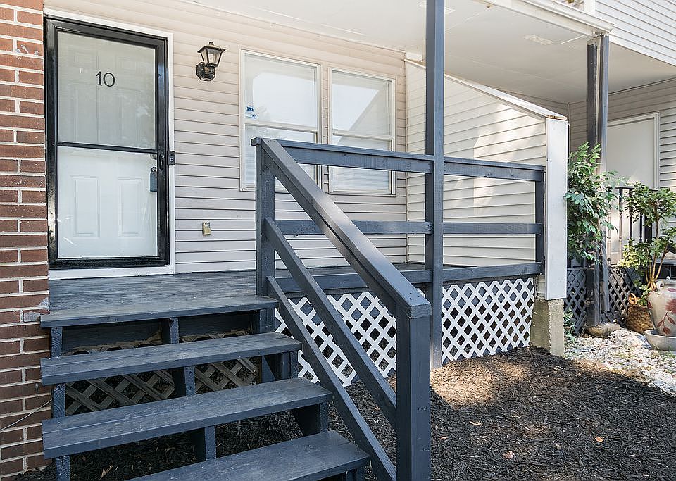 2nd image of 10 Kathy Ct