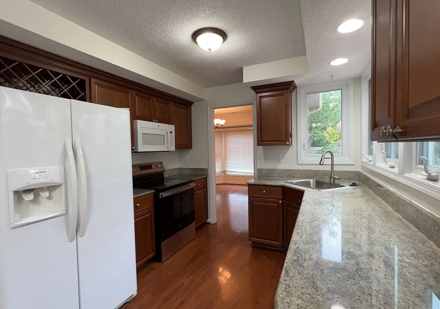 Spacious 4-Bedroom Home with Sunroom! — Photo 4