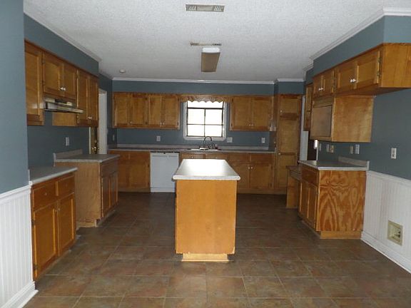 5th image of 2627 Thomas St