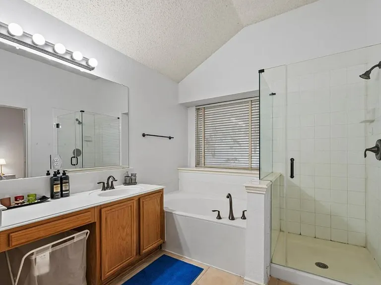 7710 Brookview Dr — Photo 6