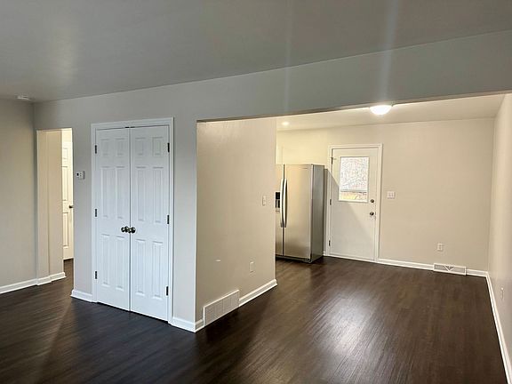 3rd image of 2904-2910 Tamarack Dr #2908