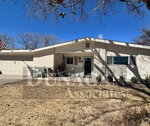 1211 Cedar Dr Photo 1