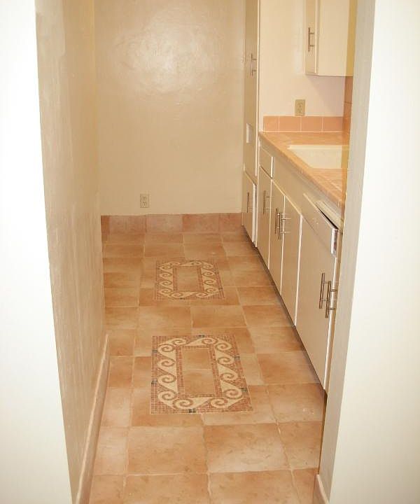 1st image of 1310 N Spurgeon St #B