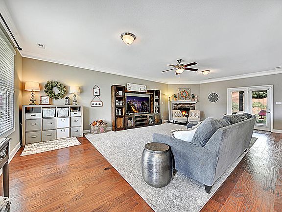 4th image of 12729 Saddle Way
