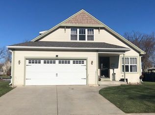 412 Jefferson St, Oconomowoc, WI 53066