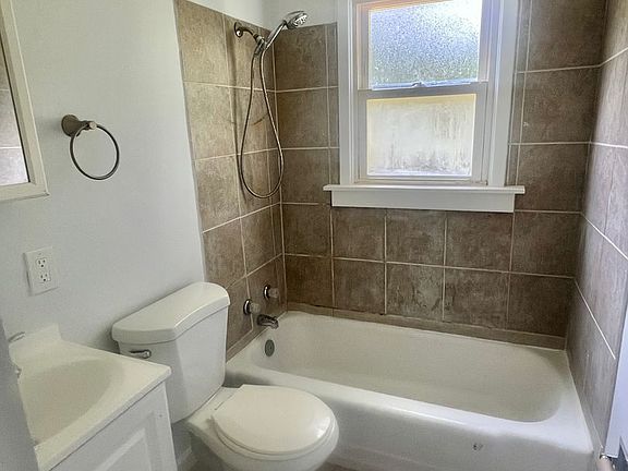 3rd image of 1248 Cove Ln