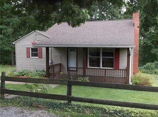 1049 Maple Dr, Kittanning, PA 16201
