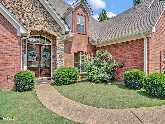 3rd image of 7928 Soaring Oaks Dr