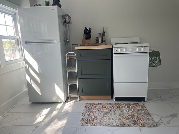 4th image of 8 Highland St #1/2