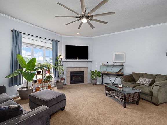 4th image of 305 Southview Drive