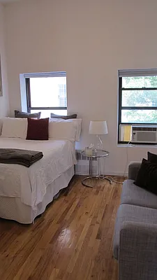 Rented by Realty on the Greene | media 11