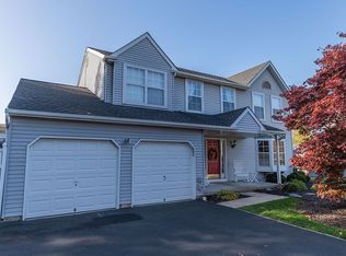306 Walden Ln, Lansdale, PA 19446