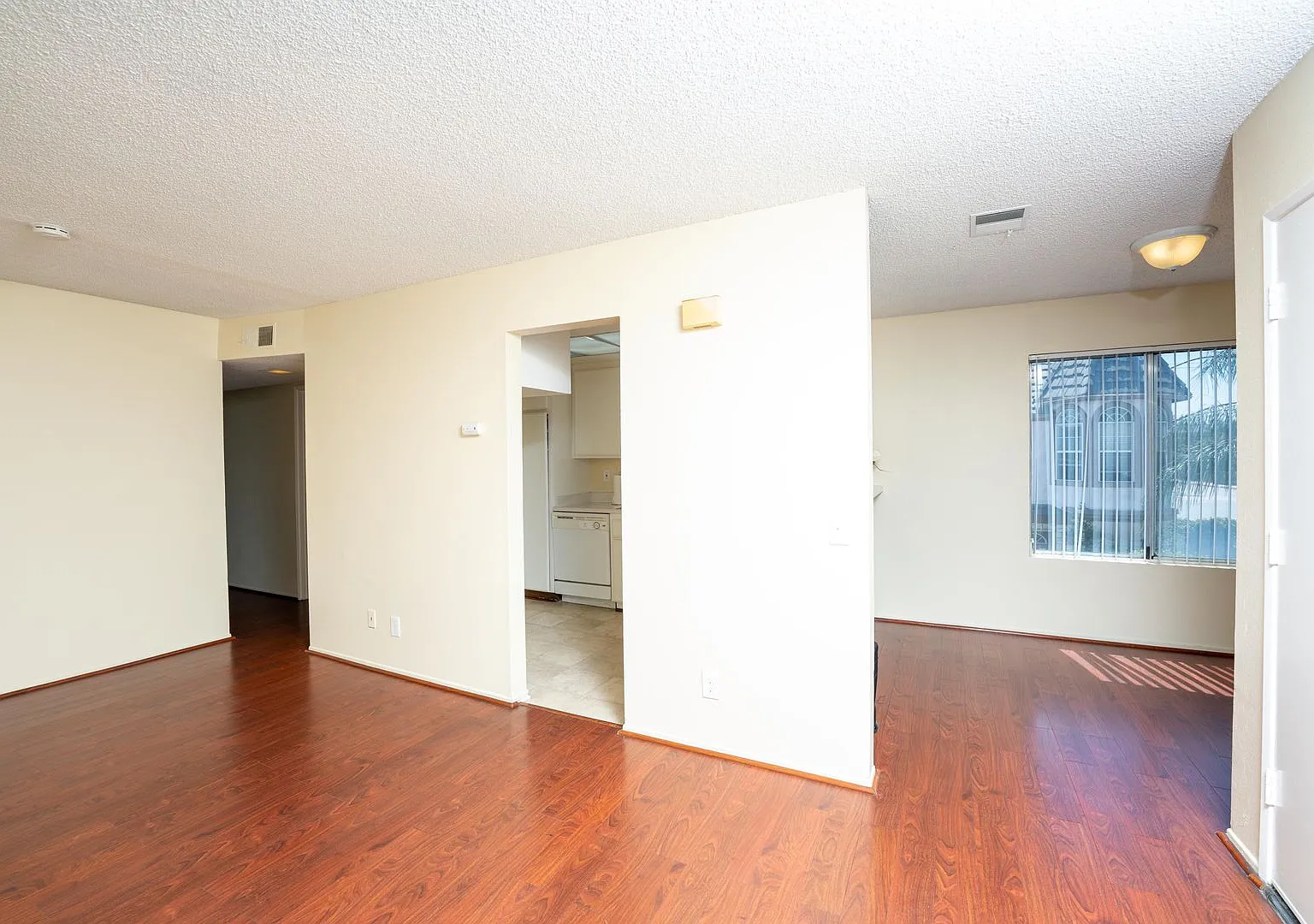2612Waln — Photo 3