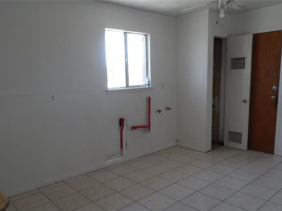 4th image of 5616 Edinburg Dr