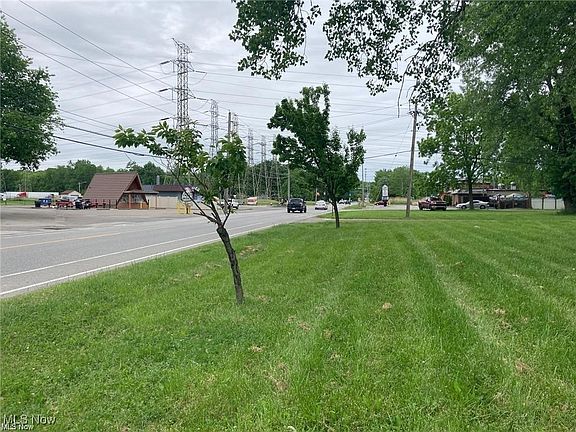 3rd image of 35783 Lake Shore Blvd