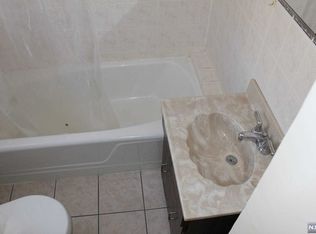 282 Hayward Pl, Wallington, NJ 07057