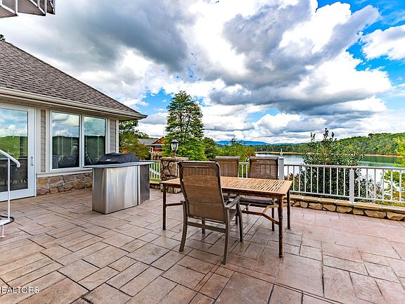 57th image of 643 Crown Pointe Rd
