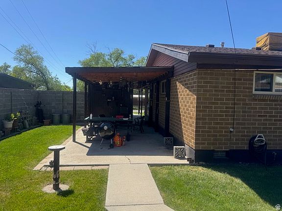 3rd image of 874 N Liberty Ave