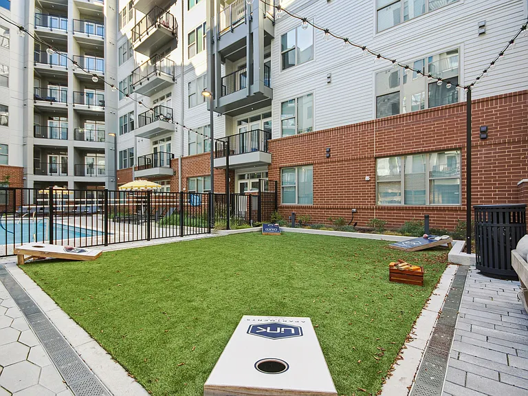 Link Apartments Calyx — Photo 24