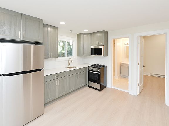2nd image of 255 Rea Ave APT 6