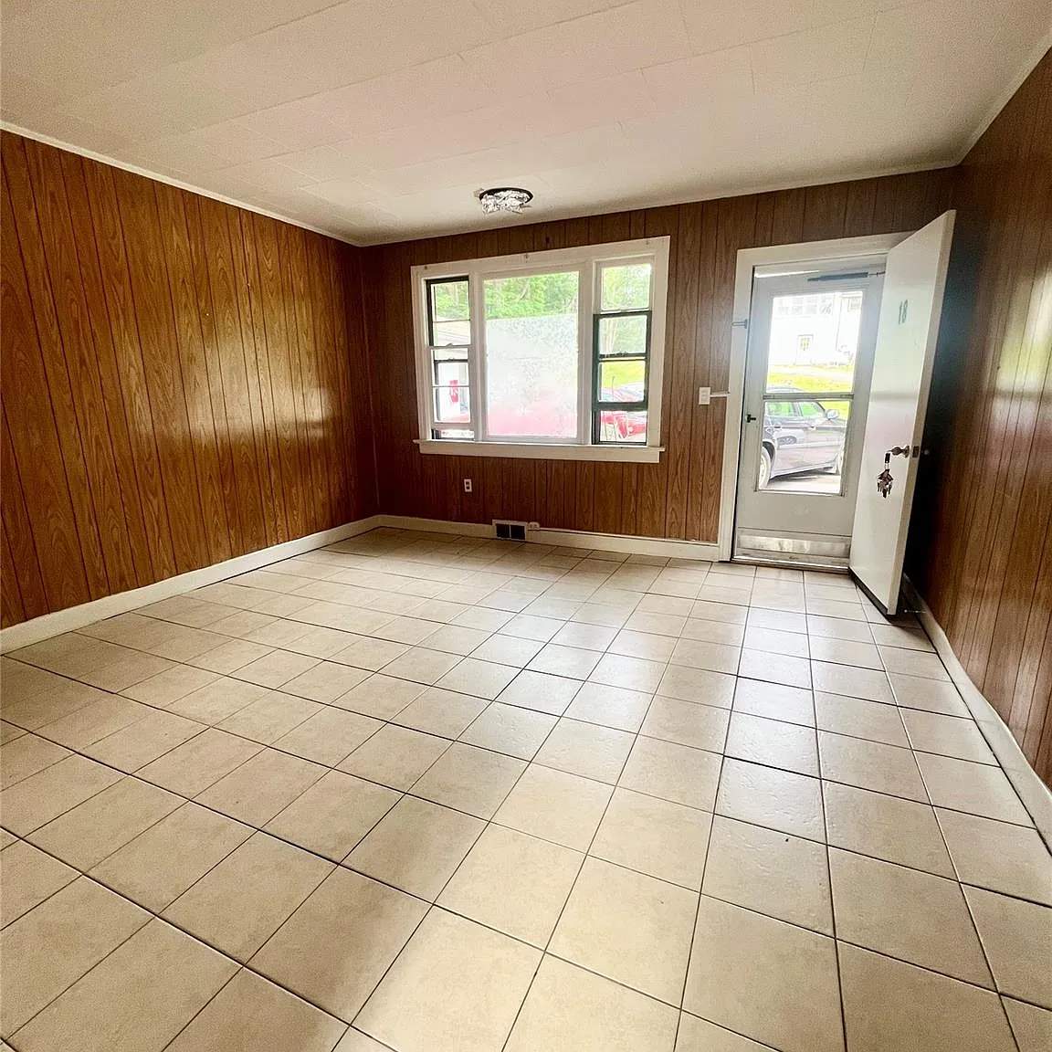 Studio, 1.0 bath, 400 sqft, $1,200 — Photo 3