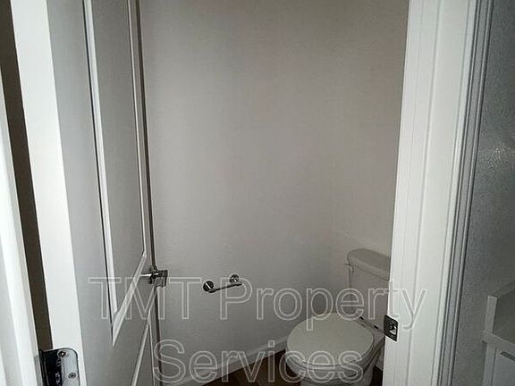 4th image of 4478 Louvre Ln