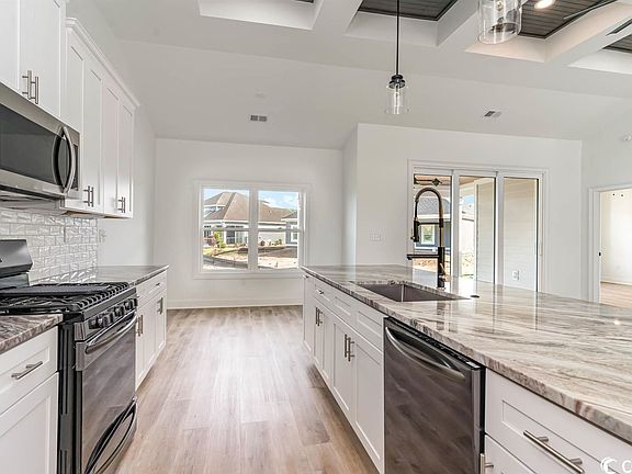 4th image of 716 Jade Dr