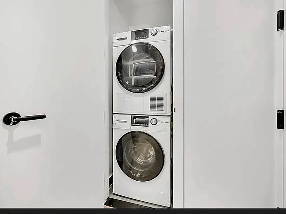 4th image of 3 Clarkson Ave #8DD