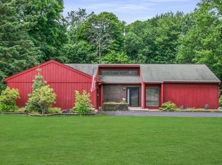 17 Oakwood St, East Greenbush, NY 12061