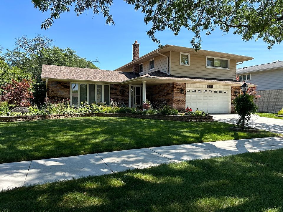 1st image of 1819 N Aralia Dr