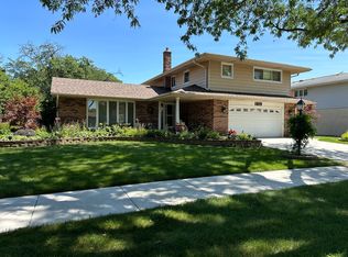 1819 N Aralia Dr, Mount Prospect, IL 60056