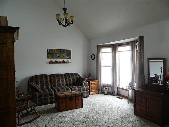 2nd image of 15163 Briarwood Dr