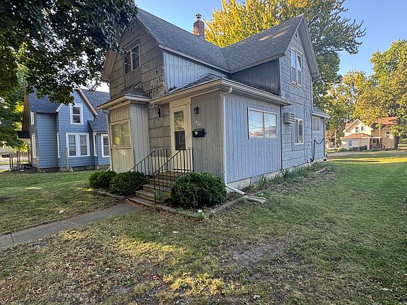 2nd image of 420 W College St