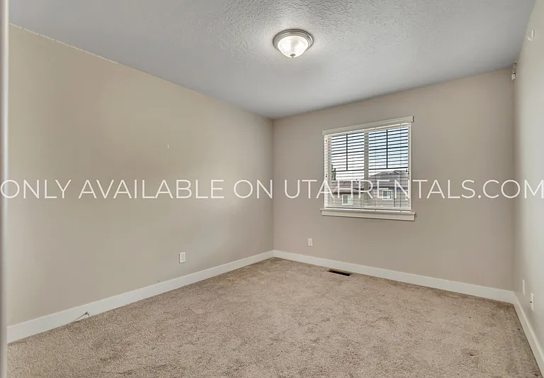 1638 E Aspen Loop — Photo 18