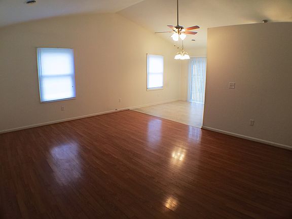 330RH-01-LivingRoom_01132015
