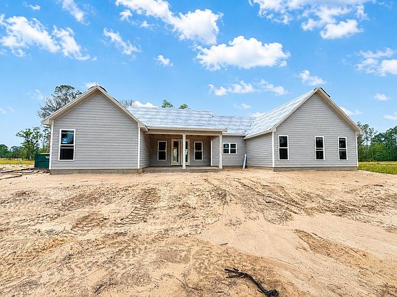 3rd image of 4044 Emerald Dr