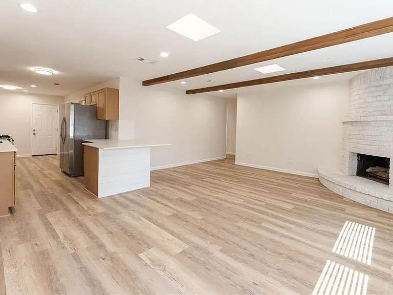 15823 Kueben Ln — Photo 6
