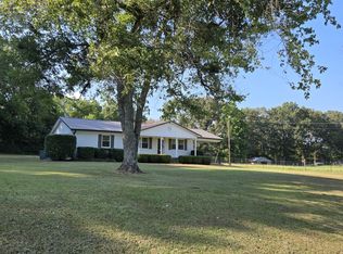 690 Friendship Rd, Buchanan, TN 38222