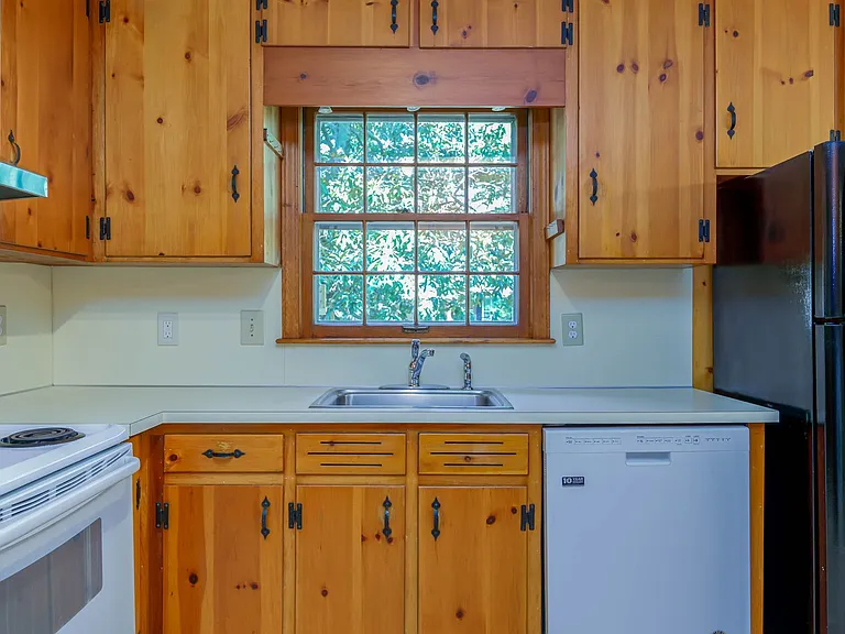 608 Candlewood Dr — Photo 13