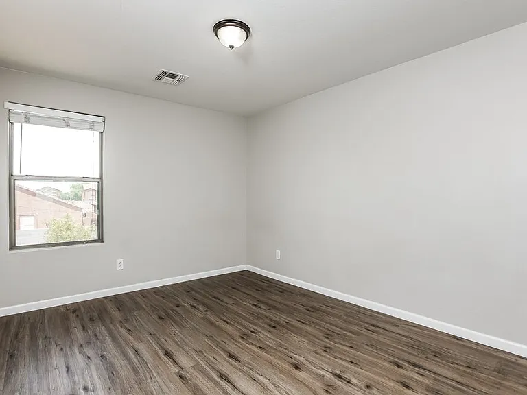 10340 W Hilton Ave — Photo 13