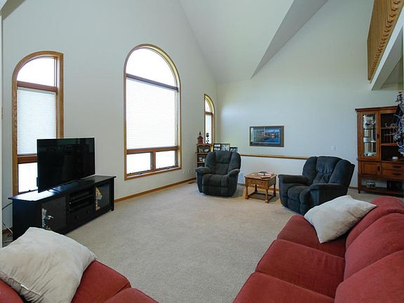 9219 G Ave-105