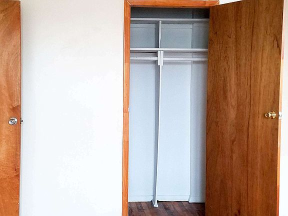 4th image of 490 New York Ave APT 6E