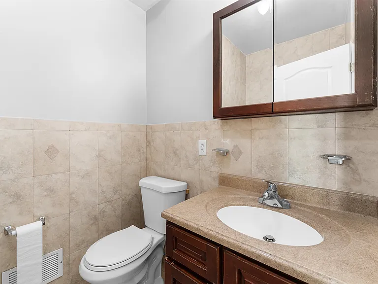 392 Liberty Ave #1 — Photo 10