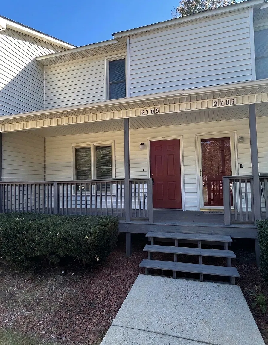 2 bed, 1.5 bath, 940 sqft, $1,400 — Photo 1