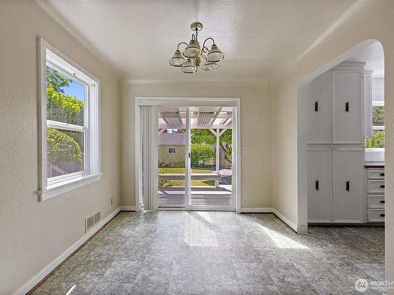 1010 N Union Ave — Photo 14