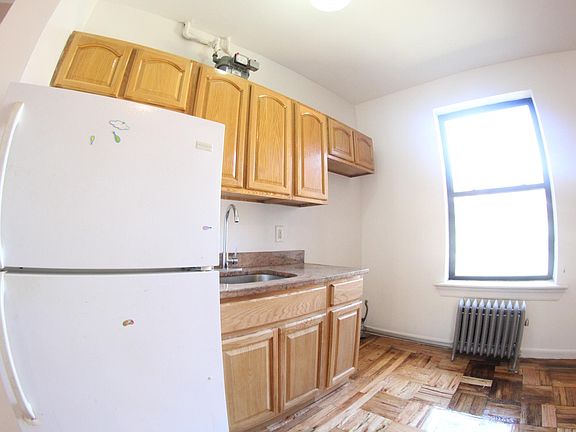 2nd image of 2085 Morris Ave #A1-2