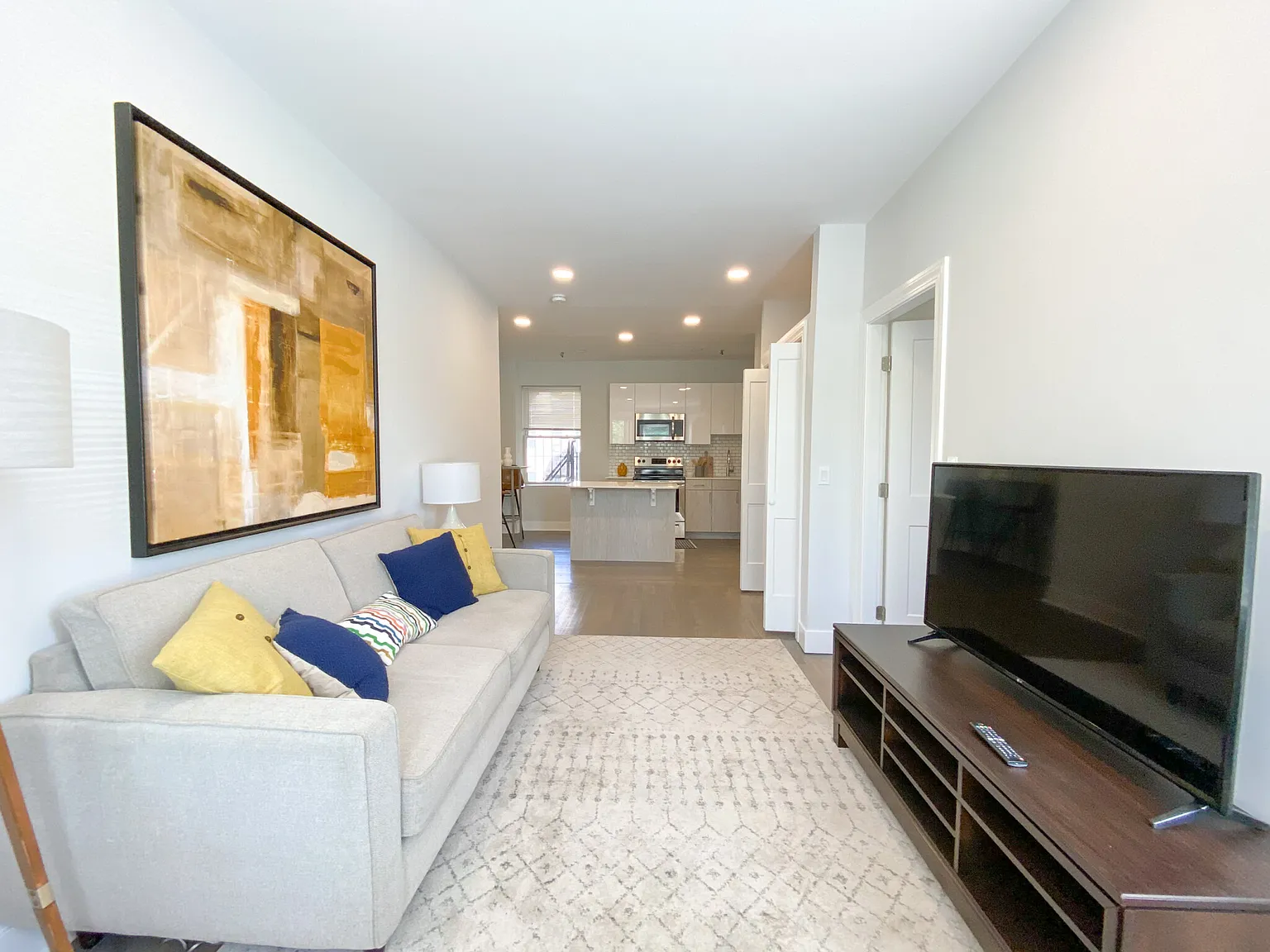 1 bed, 600 sqft, $2,800 — Photo 3