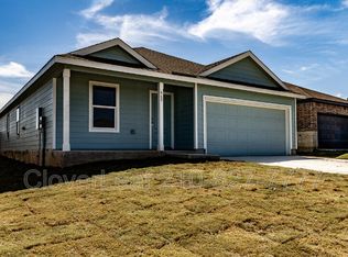 469 Wolf Crest Blvd, Seguin, TX 78155