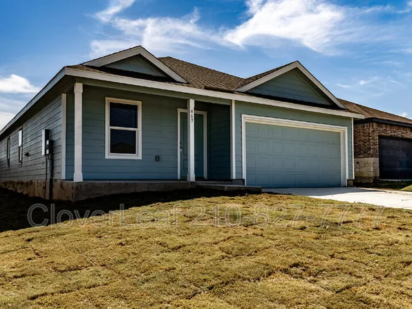469 Wolf Crest Blvd, Seguin, TX 78155